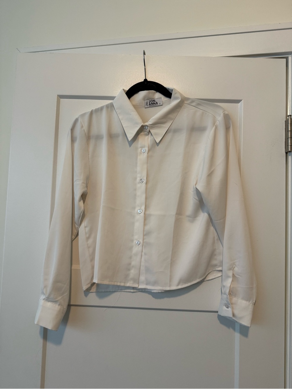 Anna White Collared Button-Front Blouse